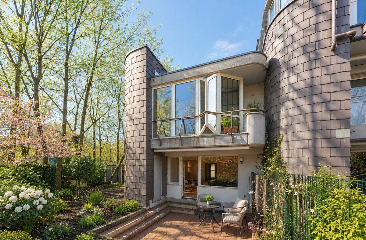 Stilvolles Stadthaus mit Penthouse-Flair in München-Bogenhausen, nahe Arabellapark, 81925 München (Bogenhausen)