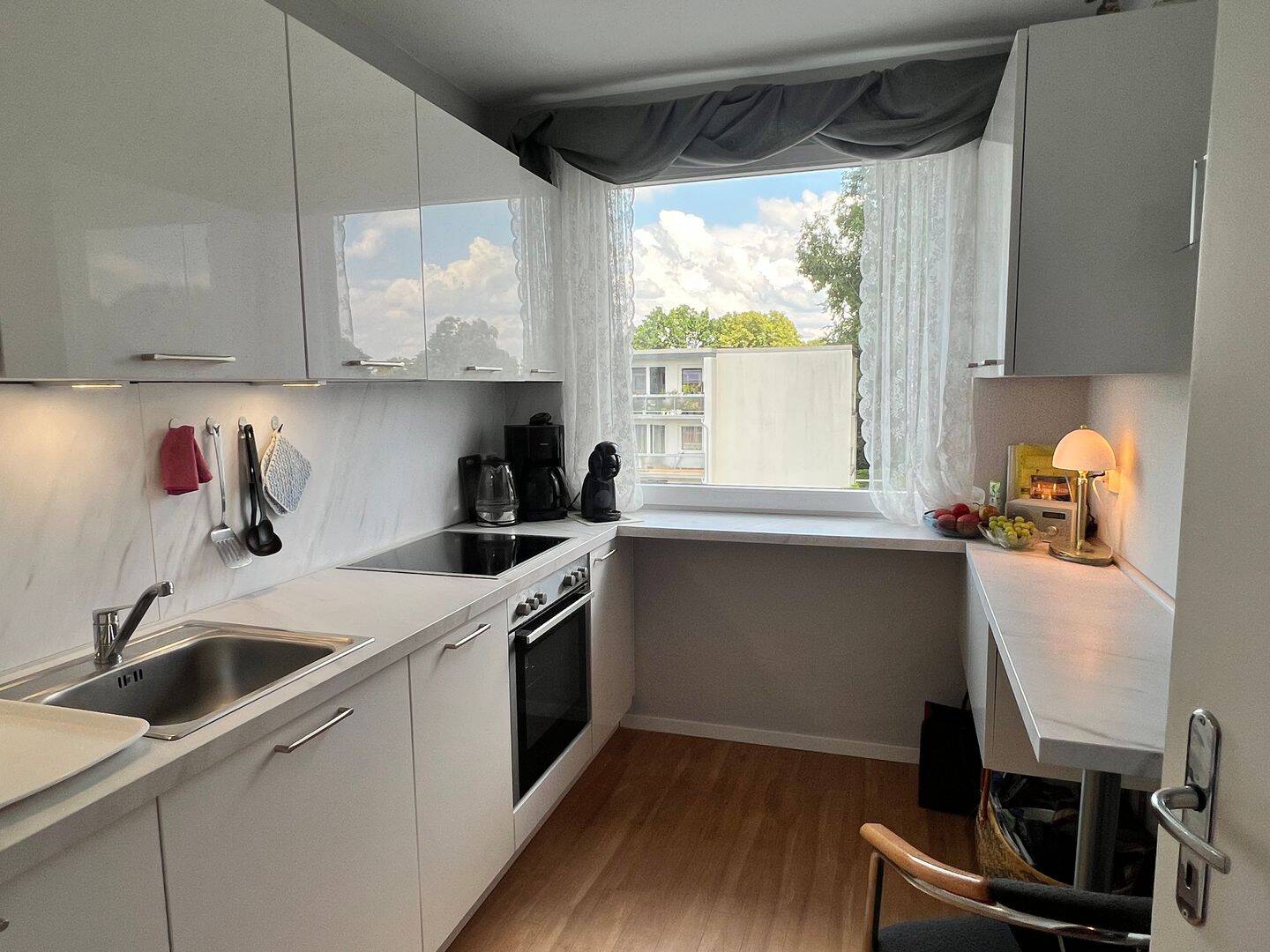 Provisionsfrei – Helle Endetagenwohnung mit Balkon, fußläufig zur AKN-Station., 22844 Norderstedt