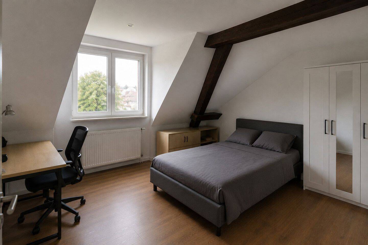 Möbliertes WG-Zimmer 17 qm | Maisonette | Düsseldorf-Himmelgeist | 590 € warm, 40599 Düsseldorf (Benrath Hassels Holthausen Reisholz)