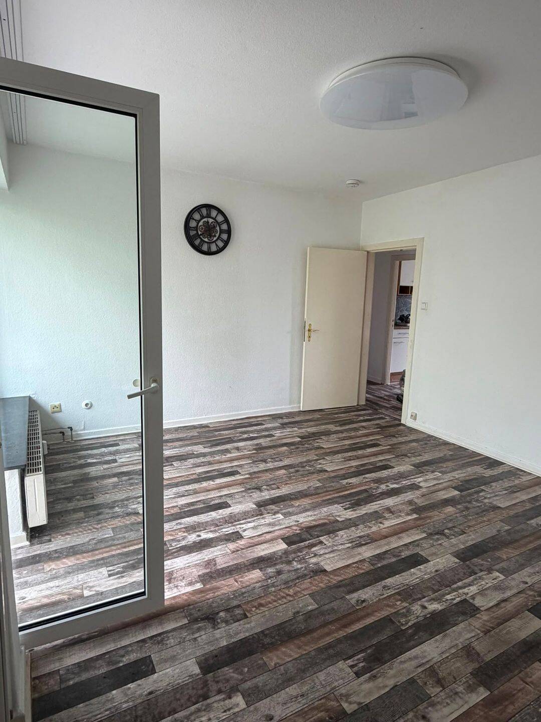 2-Zimmer-Wohnung mit Balkon im 2. Stock in Wedel, Im Winkel (22880), 22880 Wedel