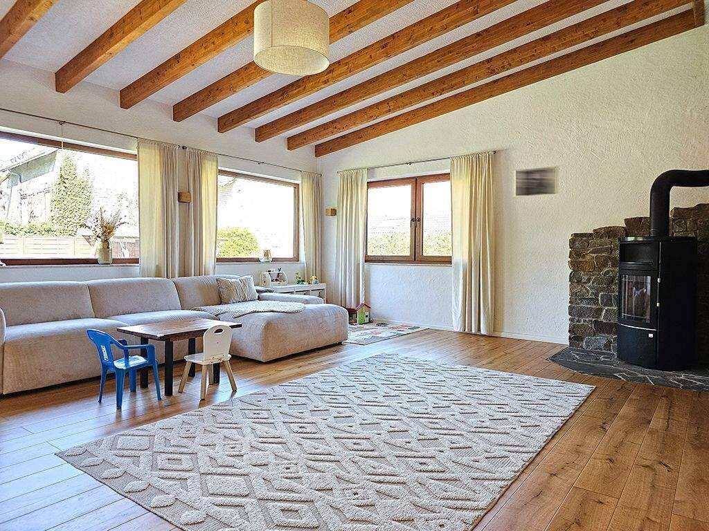 Attraktives und familienfreundliches Einfamilienhaus mit traumhaftem Gartengrundstück in Gönnersdorf, 53498 Bad Breisig