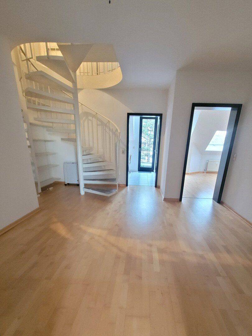 Maisonette Penthouse Wohnung in Rheinnähe, 53111 Bonn (Nordstadt Zentrum Südstadt)