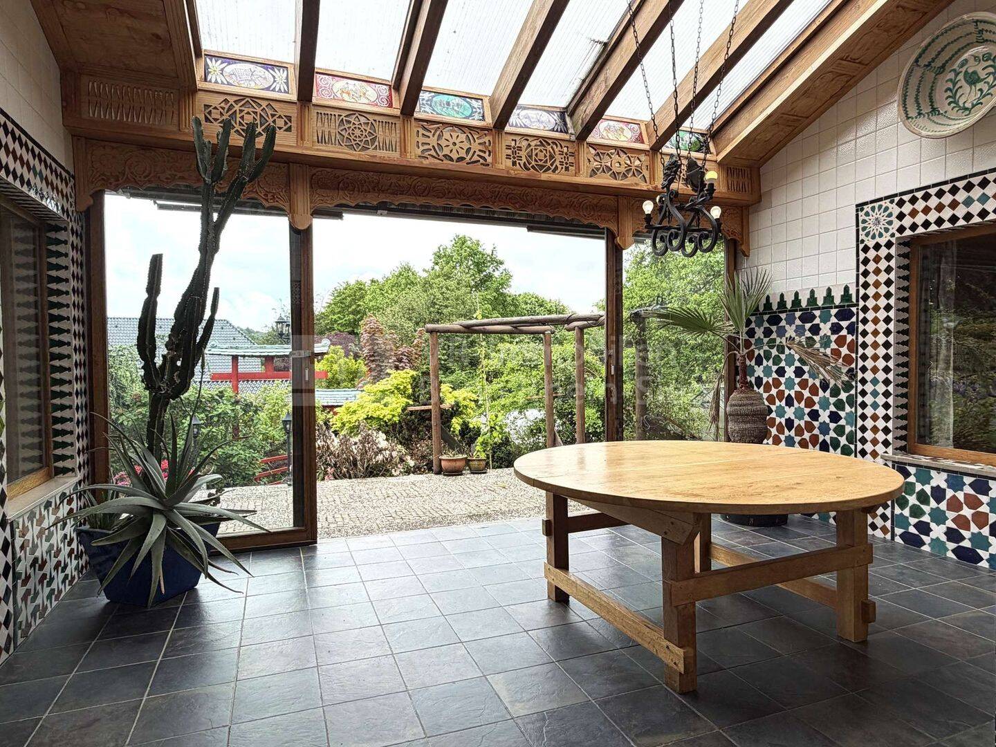 Bungalow für Liebhaber – kreatives Design, aufwendige Gartengestaltung in gefragter Waldrandlage, 53819 Neunkirchen-Seelscheid