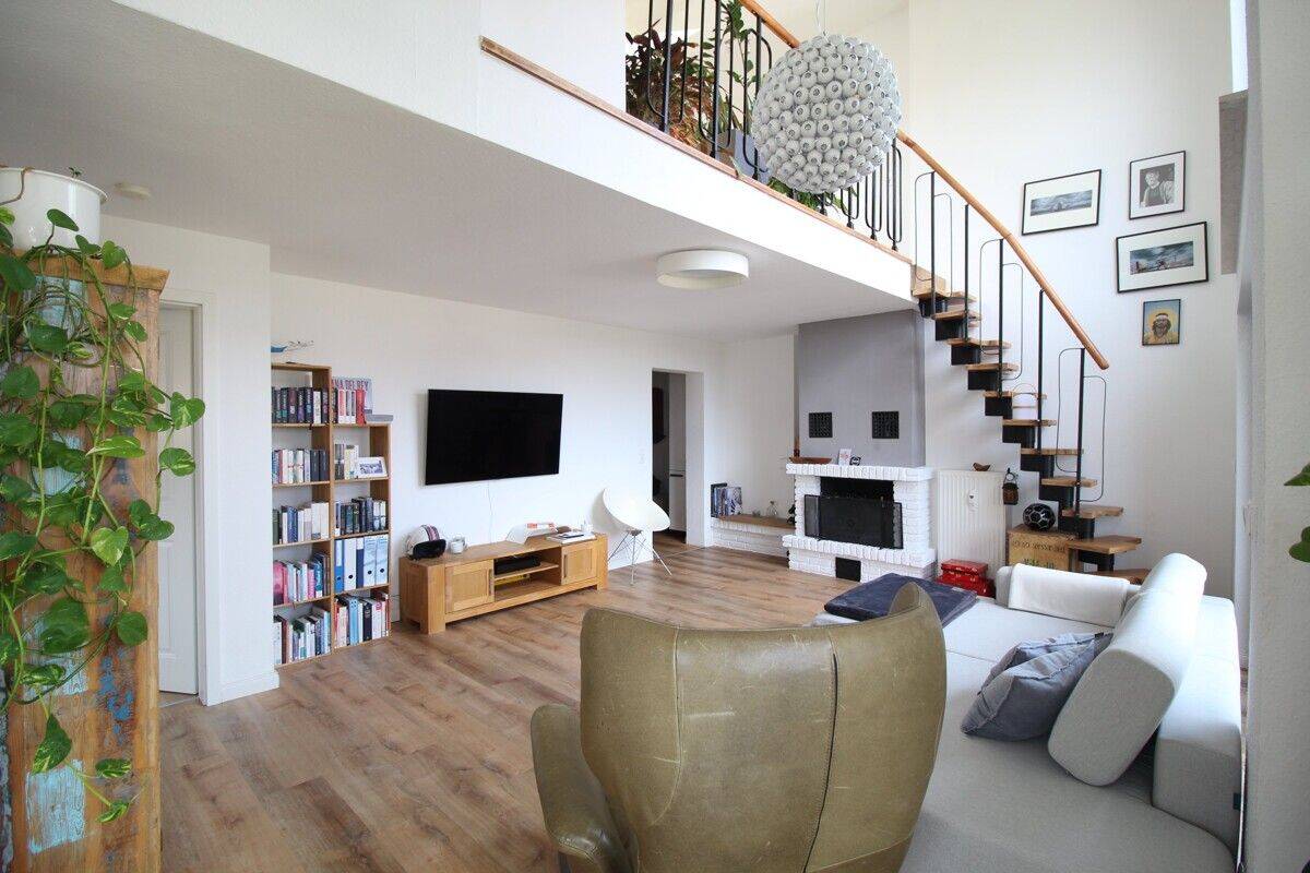 Möblierte Dachgeschosswohnung in Waldrandlage, 65527 Niedernhausen