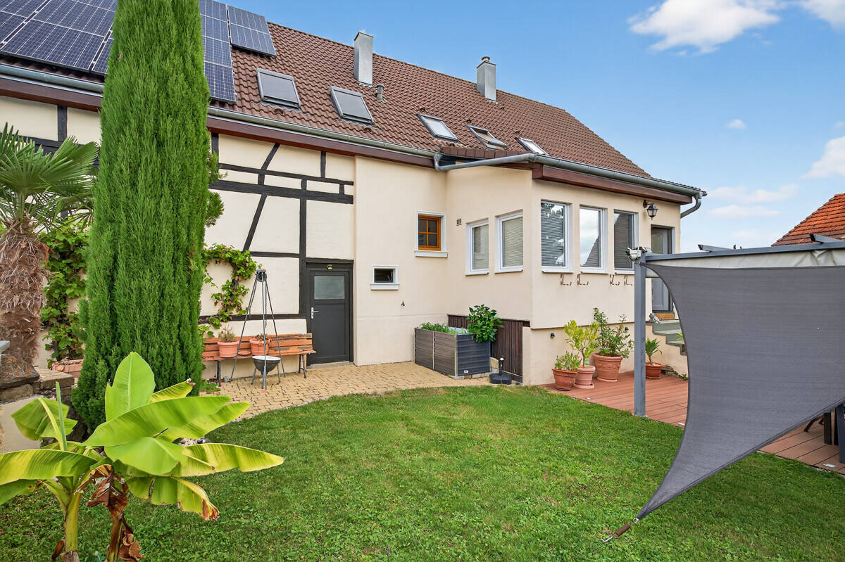 PROVISIONSFREI! Einfamilienhaus mit großem Garten, Pool und vielseitiger Scheune, 75446 Wiernsheim