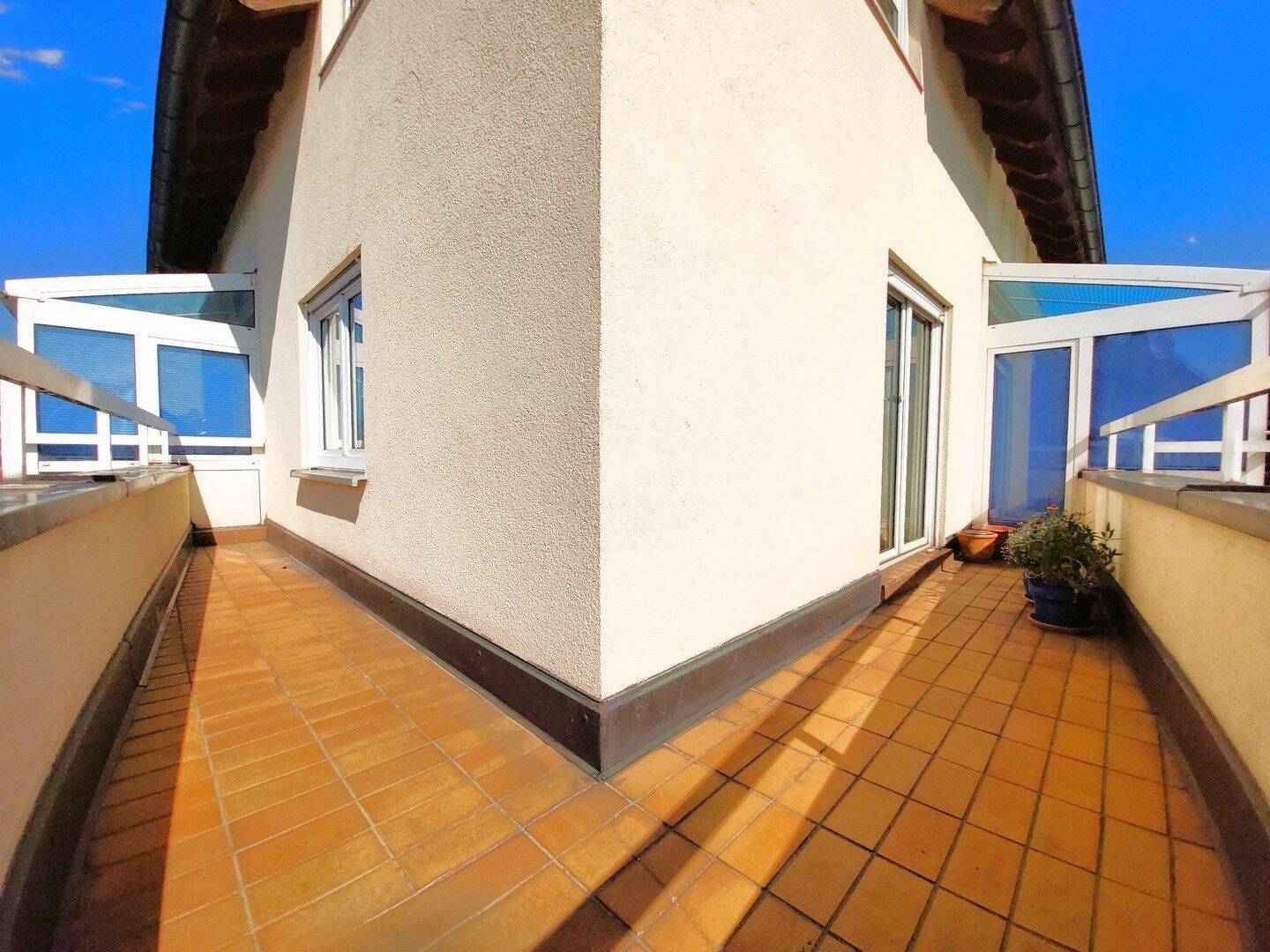 EINZIGARTIGE WOHNUNG-IDEAL FÜR PAARE & MEHR!? (Tiefgaragenparkplatz möglich), 90478 Nürnberg (Dutzendteich Gleißhammer Glockenhof Sankt Peter Zerzabelshof)