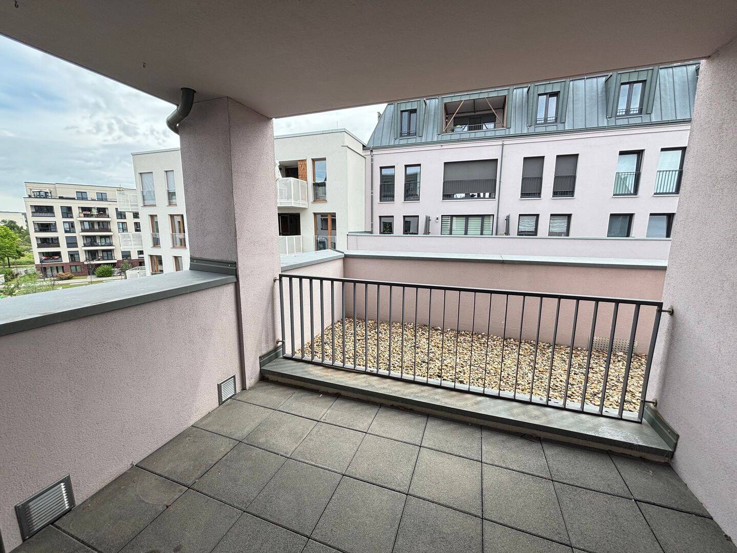 Moderne 2-Zi.-Whg. mit großer Loggia und tollem Bad, 1139 Dresden (Kaditz Mickten Pieschen-Süd Trachau)