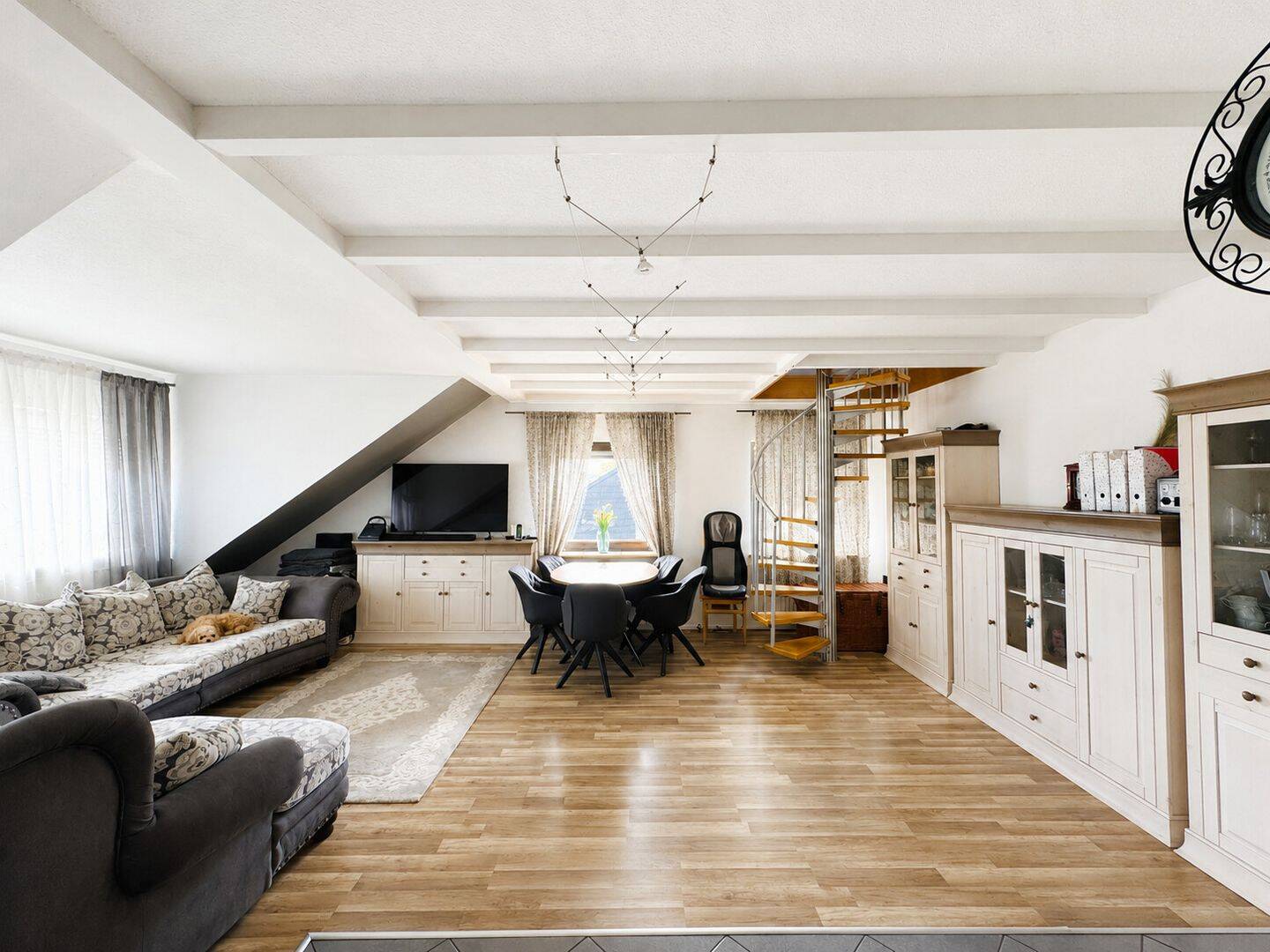 Charmante Dachgeschosswohnung mit Maisonetteebene, Dachterrasse und ca. 80 m² nutzbarer Fläche, 74177 Bad Friedrichshall