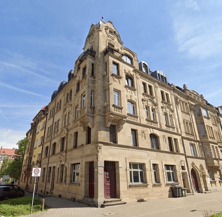 3-Zimmer-Jugendstil-Wohnung mit Stuck und Balkon in der Nähe des Stadtparks, 90762 Fürth (Innenstadt)