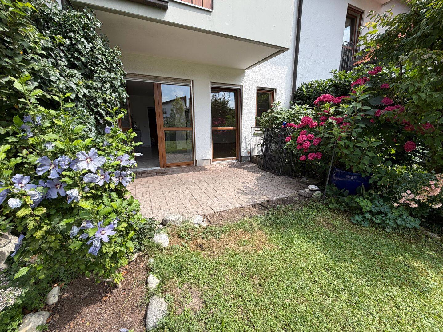 Helle 2 – Zimmer – Erdgeschosswohnung mit Terrasse, 83024 Rosenheim (Fürstätt Ost Süd West Westerndorf Sankt Peter)