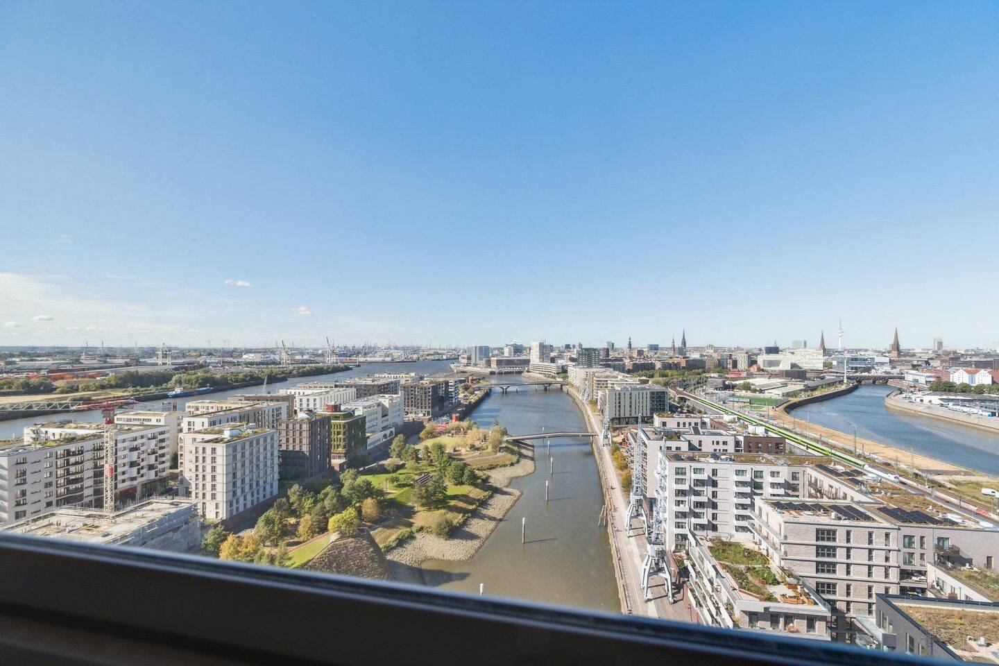 Phänomenales Wohnen mit Weitblick im höchsten Holzhaus der HafenCity, 20457 Hamburg (Mitte)
