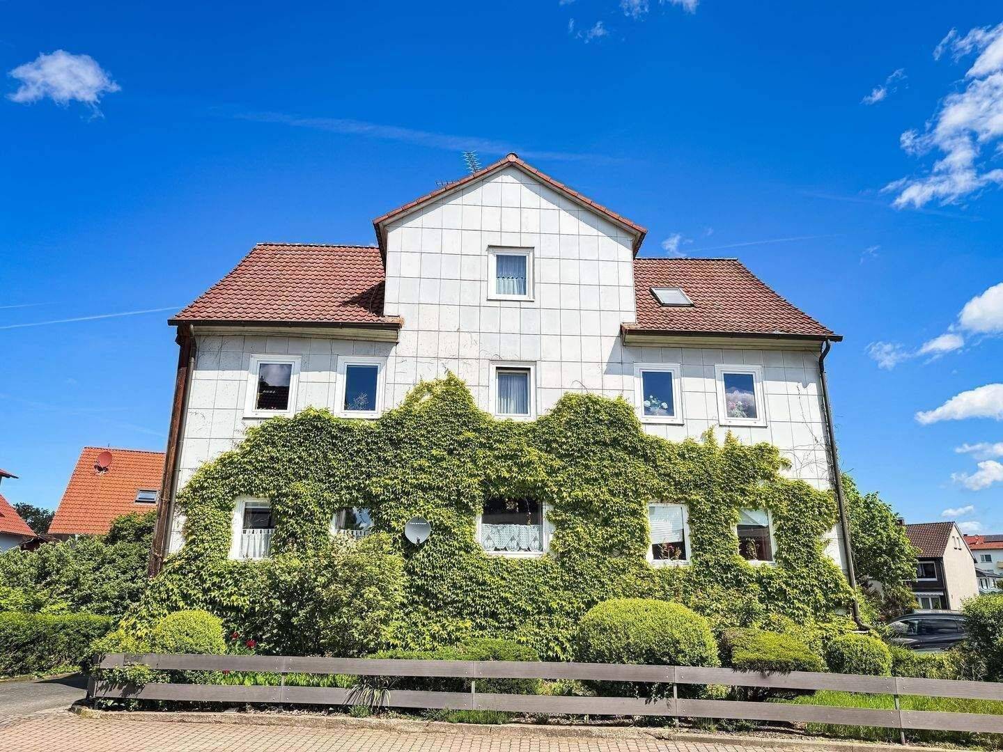 Attraktives Zweifamilienhaus in zentraler Lage von Oberkaufungen, 34260 Kaufungen