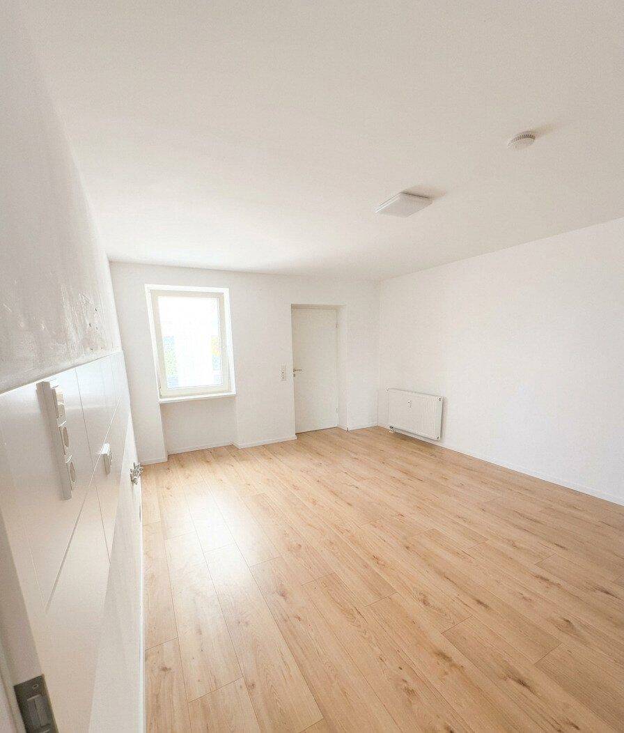 1 ZKB Wohnung mit Wintergarten zu vermieten, 66333 Völklingen
