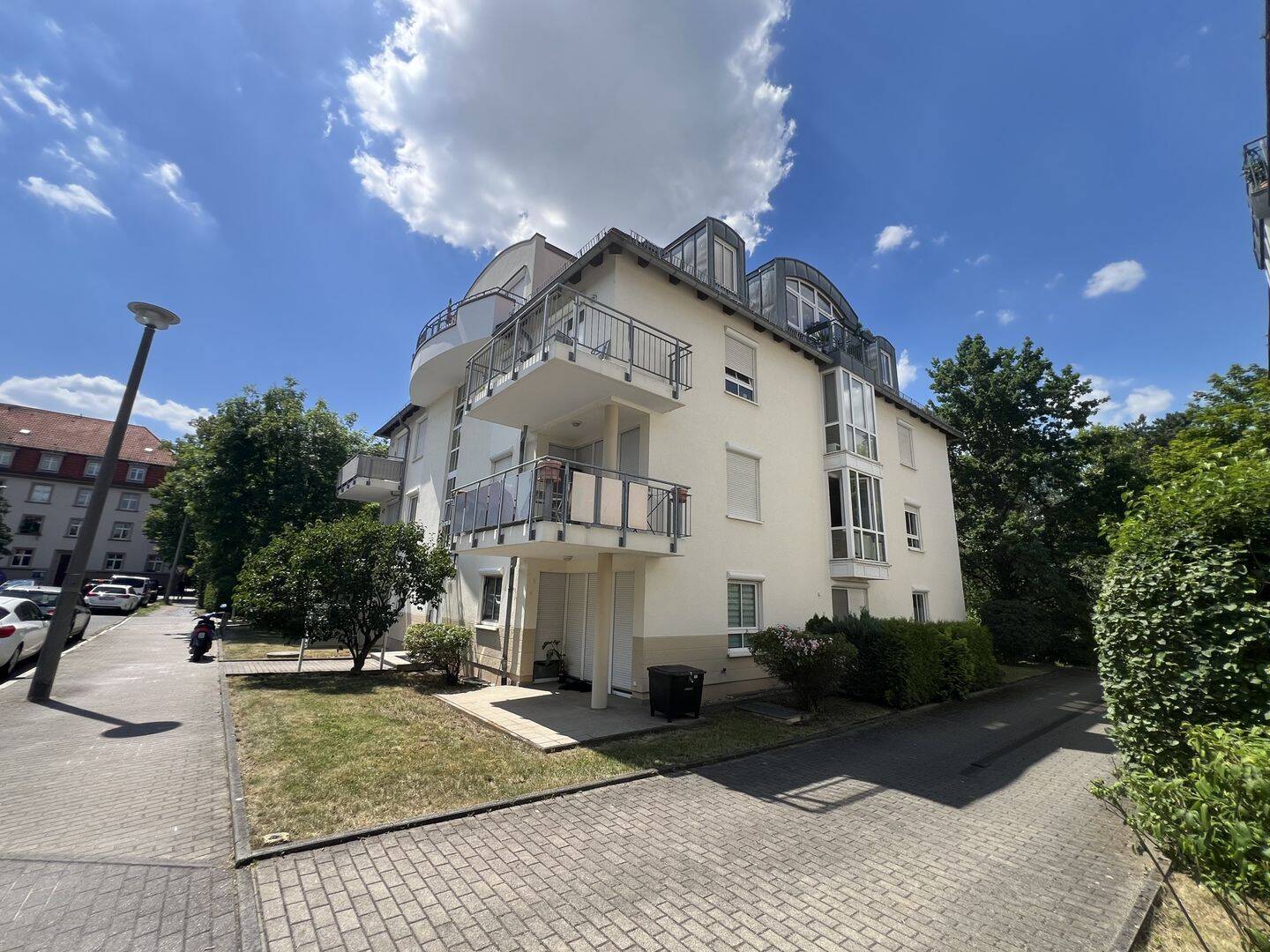 BEZUGSFREIES APPARTMENT IN BESTLAGE VON PLAUEN, 1069 Dresden