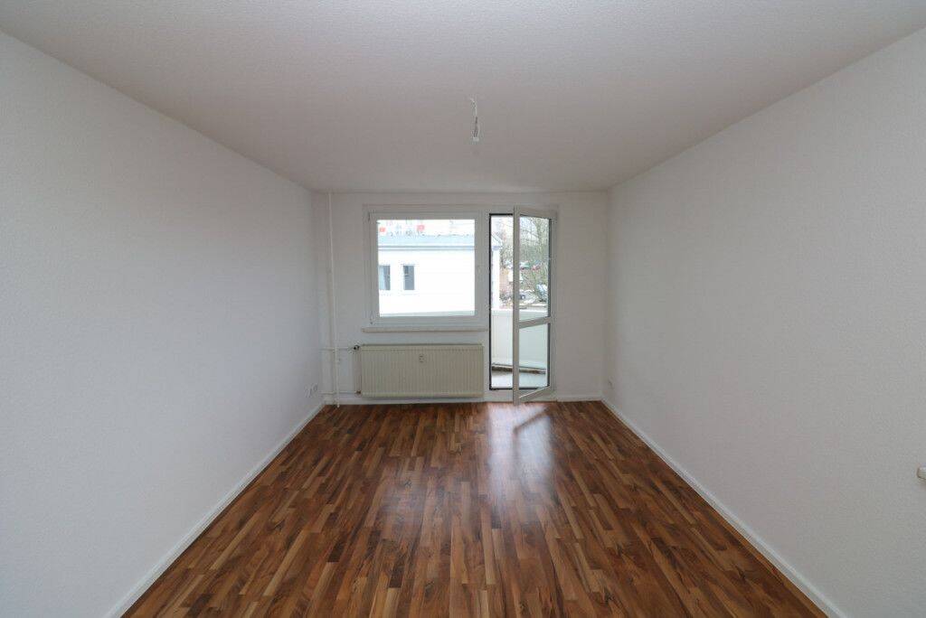Flieg mit mir zu den Sternen…helle 3-RW mit Wanne & Balkon!!!, 9599 Freiberg