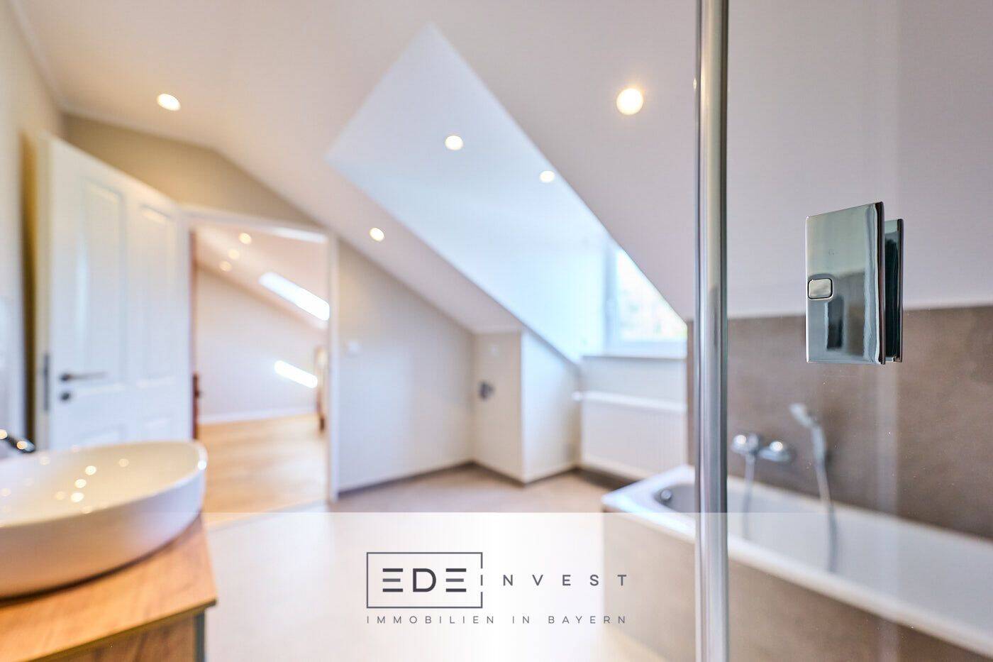 Exklusiv sanierte 4-Zimmer-Wohnung in begehrter Lage – sofort bezugsfertig, 81827 München (Ramersdorf-Perlach Trudering-Riem)