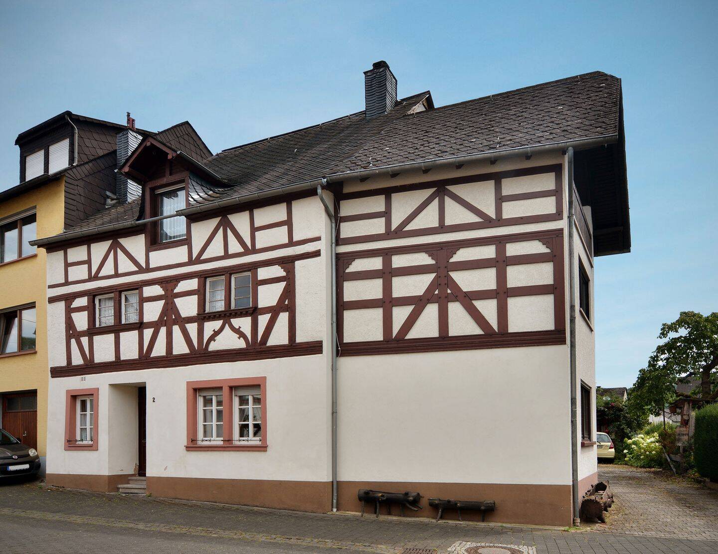 Zeltingen-Rachtig: Wohnhaus in der Bahnhofstraße 2 sehnt sich nach neuer Nutzung, 54492 Zeltingen-Rachtig