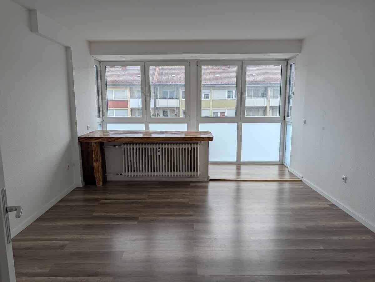 Lichtblick im 5. OG: 30 m² Apartment mit Badewanne, EBK & Echtholz-Tresen am Stadtpark!, 90409 Nürnberg (Großreuth h. d. Veste Gärten h. d. Veste Maxfeld Schoppershof)