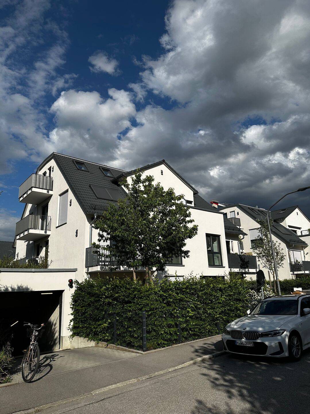 Idyllisch am Waldrand: exklusive 2,5 DG-Wohnung in TOP-Lage, möbliert, 81827 München (Ramersdorf-Perlach Trudering-Riem)