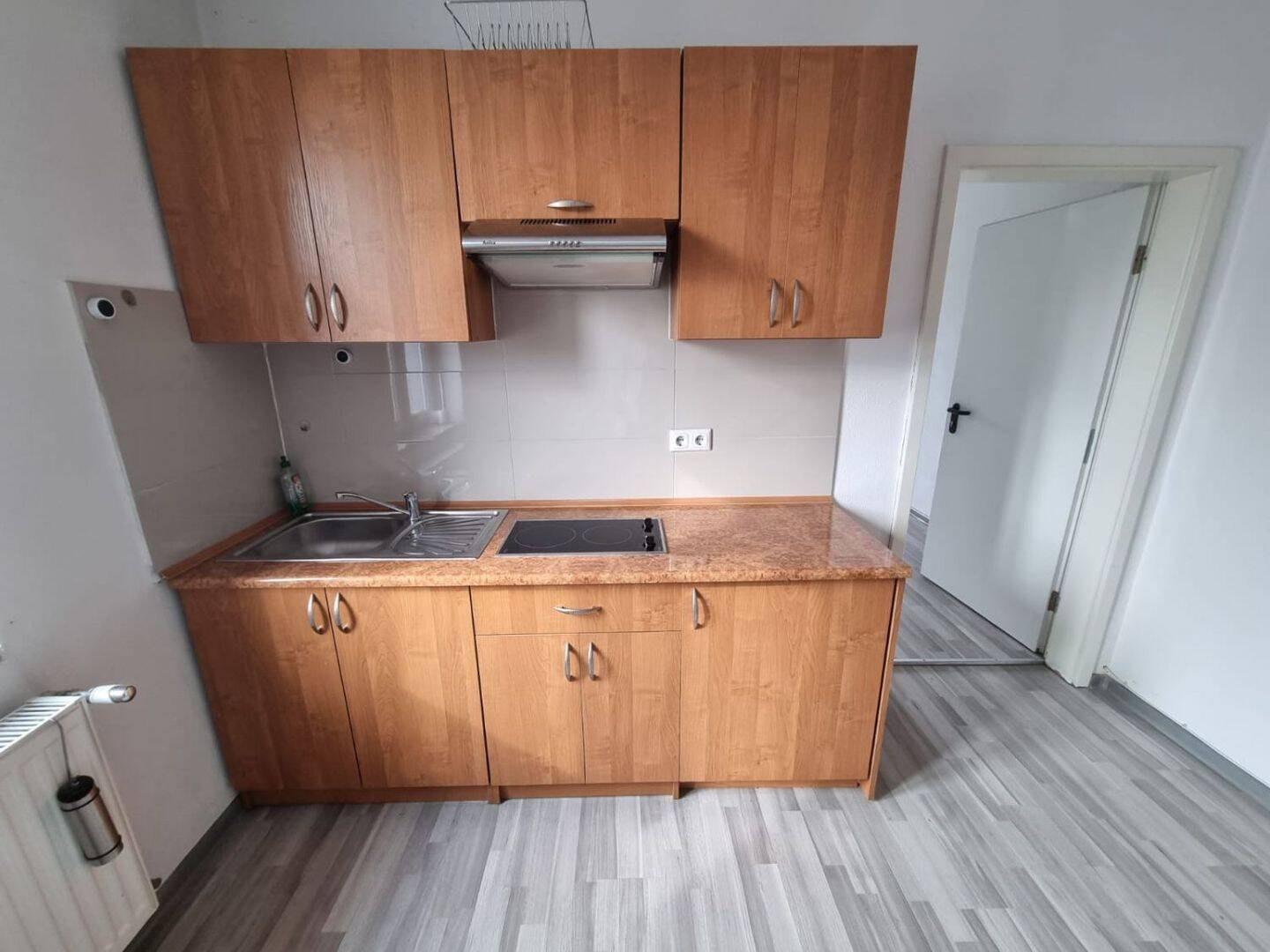 Gepflegte 1 Zimmer Etagenwohnung mit EBK, 92224 Amberg
