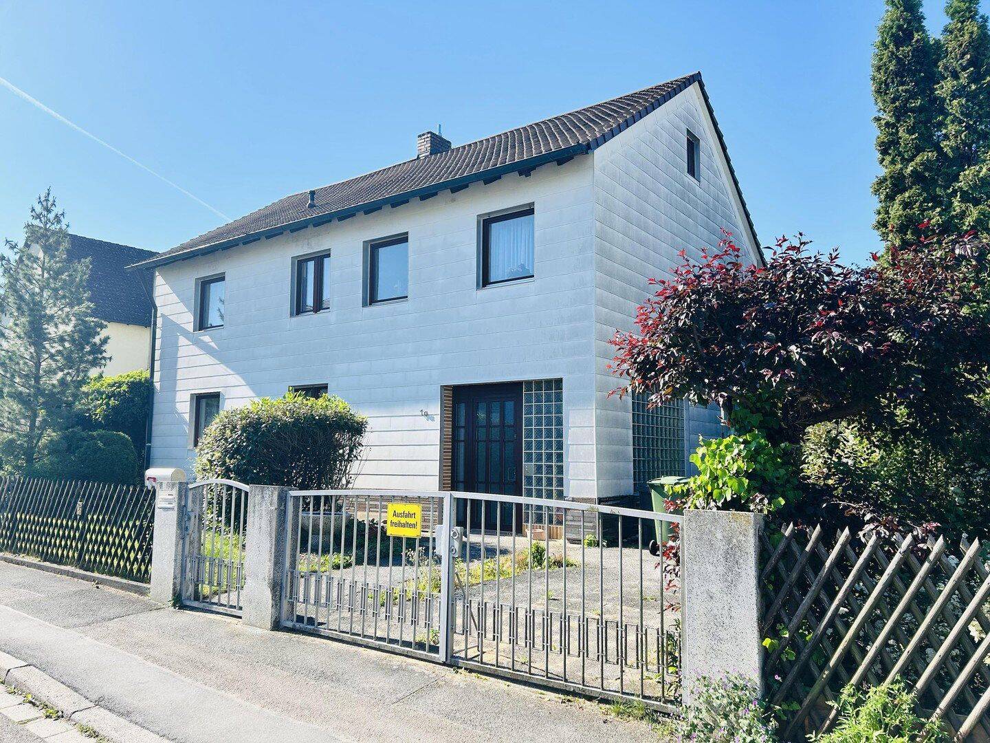 Freistehendes Ein-/Zweifamilienhaus in Bestlage, 159qm, neue Heizung, 6 Zimmer, 90547 Stein