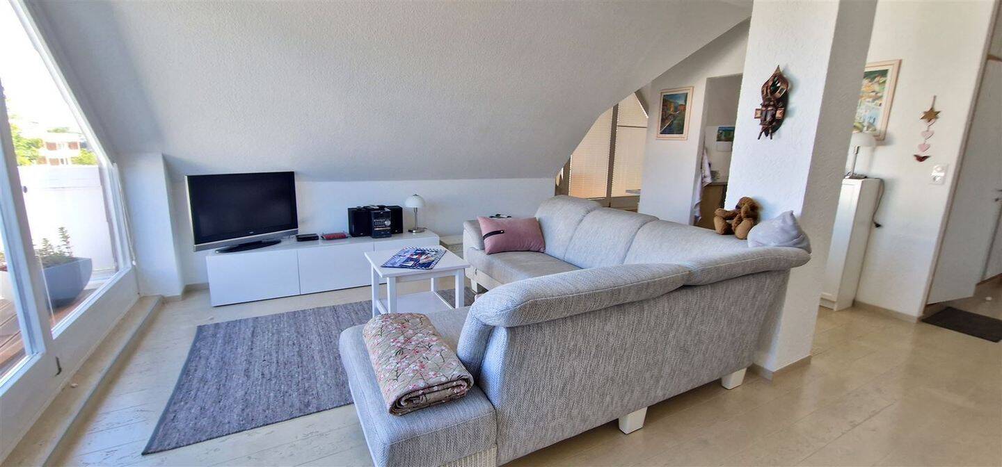 Freundlich 2,5 Zimmer-Wohnung mit 2 Balkonen, 23570 Lübeck (Travemünde)