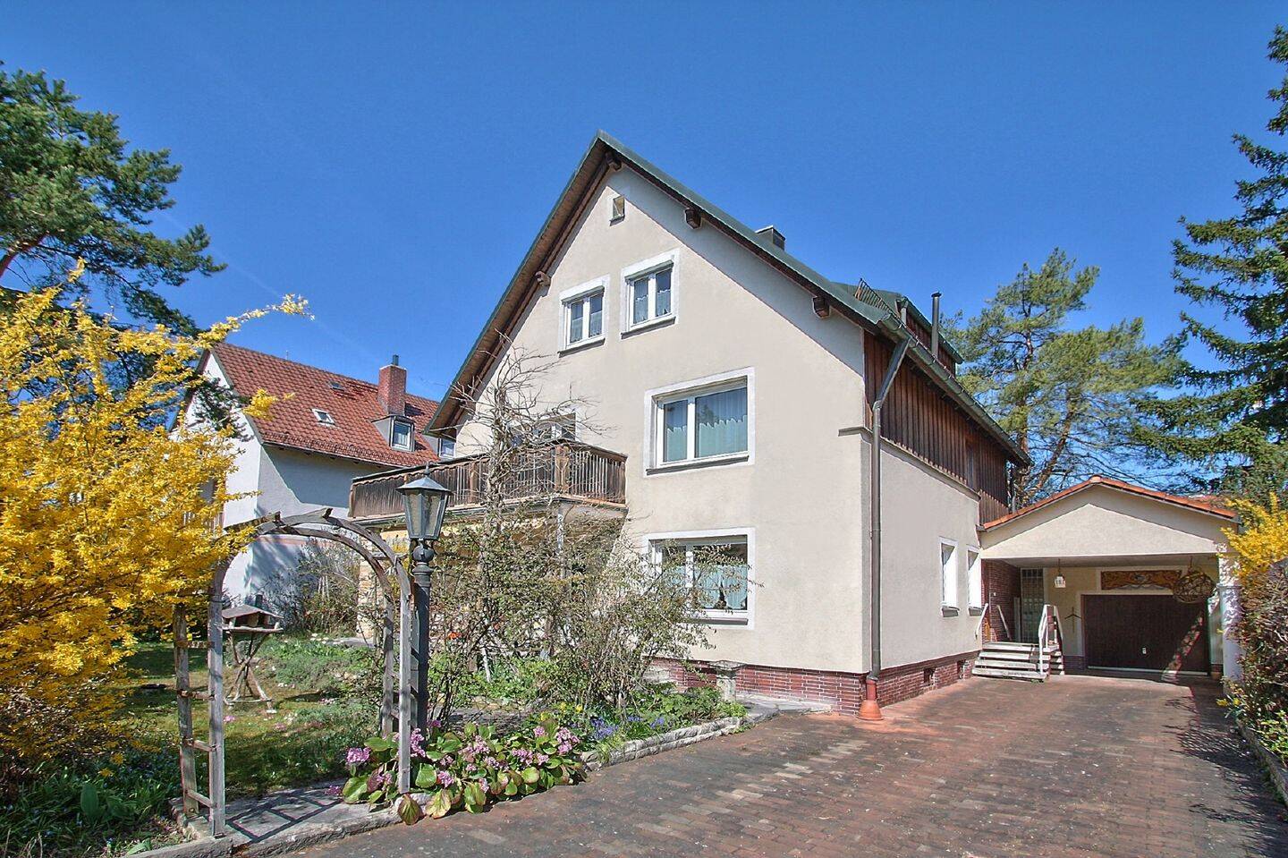 MÜNCHEN: FAMILIENFREUNDLICHES EINFAMILIENHAUS IM SONNENSCHEIN, 80935 München (Feldmoching-Hasenbergl Milbertshofen-Am Hart)