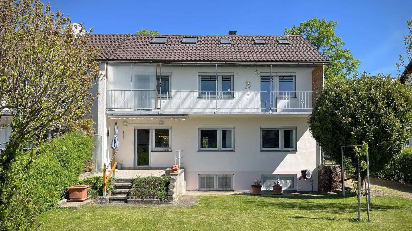 Zweifamilienhaus mit großem Grundstück und viel Potenzial, 79114 Freiburg im Breisgau (Betzenhausen Haslach Sankt Georgen Stühlinger Weingarten)