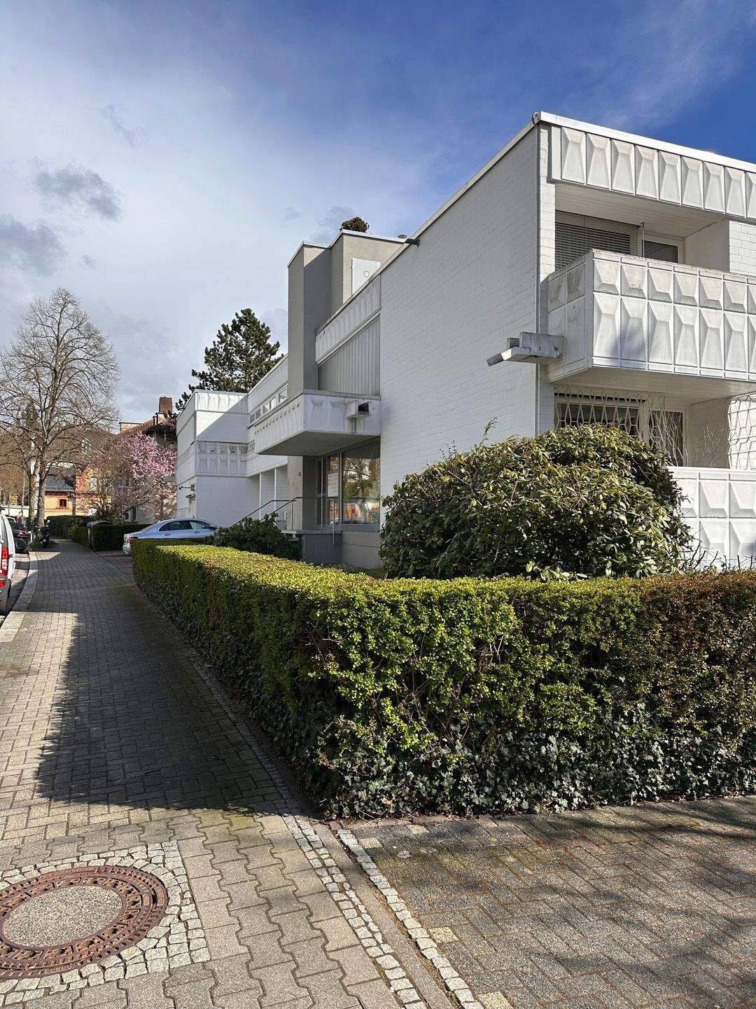 Super Terrasse mit seitl. Blick in den Neropark, 65193 Wiesbaden (Sonnenberg Wiesbaden)