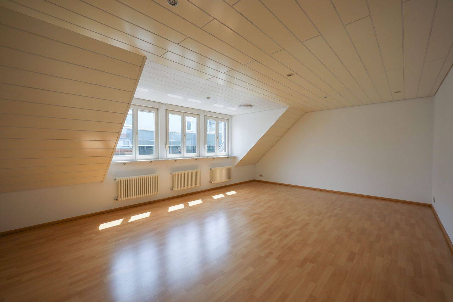 Exklusives Wohnen über den Dächern von Rheinfelden – Moderne Dachgeschosswohnung mit Dachterrasse, 79618 Rheinfelden (Baden)