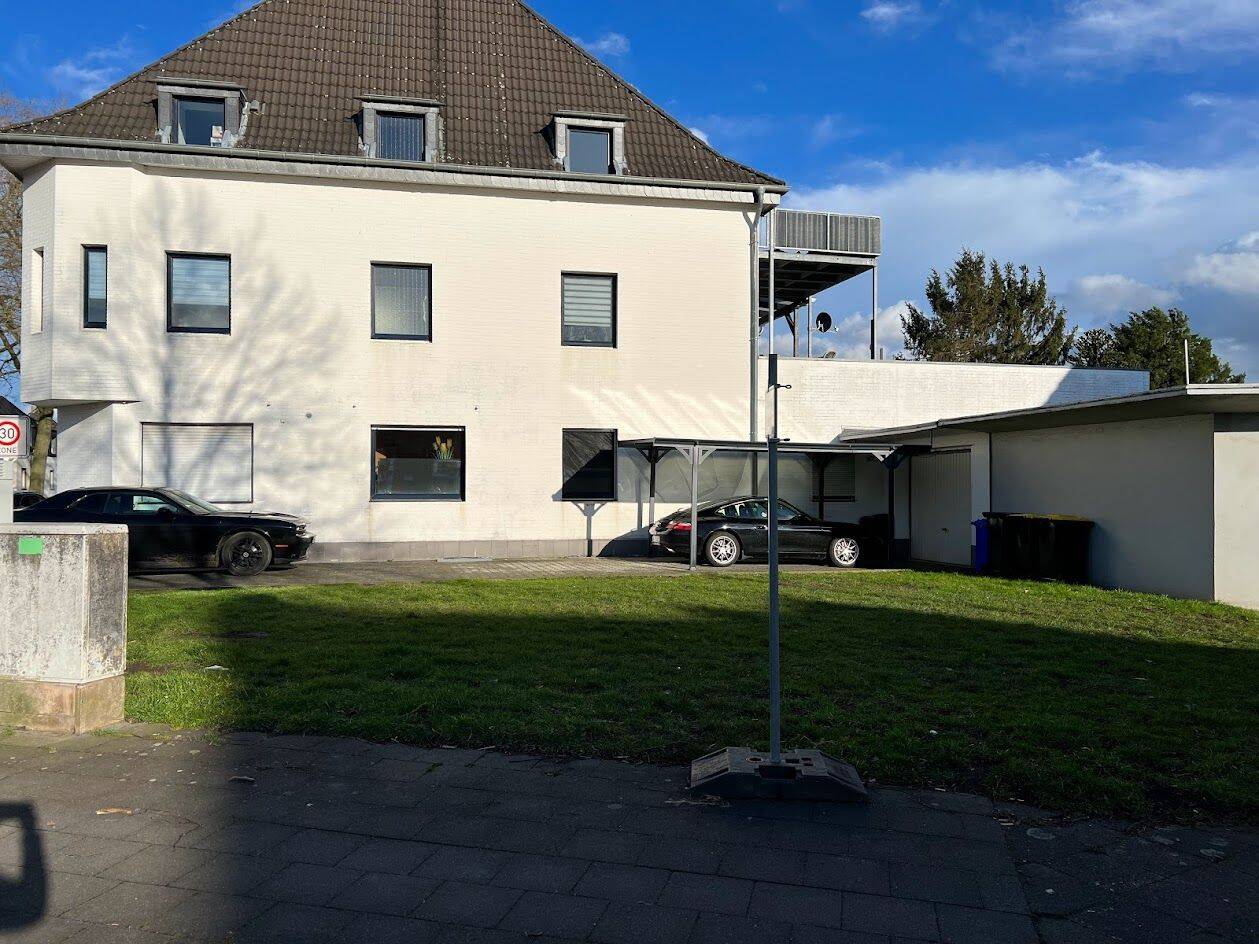 Gepflegtes 3 Familienhaus in Rheindahlen von privat zu verkaufen, 41179 Mönchengladbach