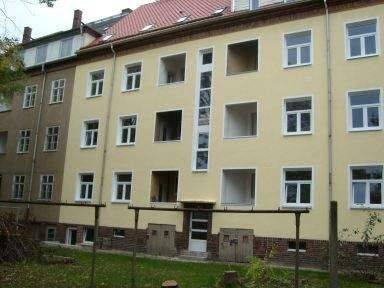 4-Zimmer EG-Wohnung mit Loggia, 9120 Chemnitz (Altchemnitz Bernsdorf Helbersdorf Kapellenberg)