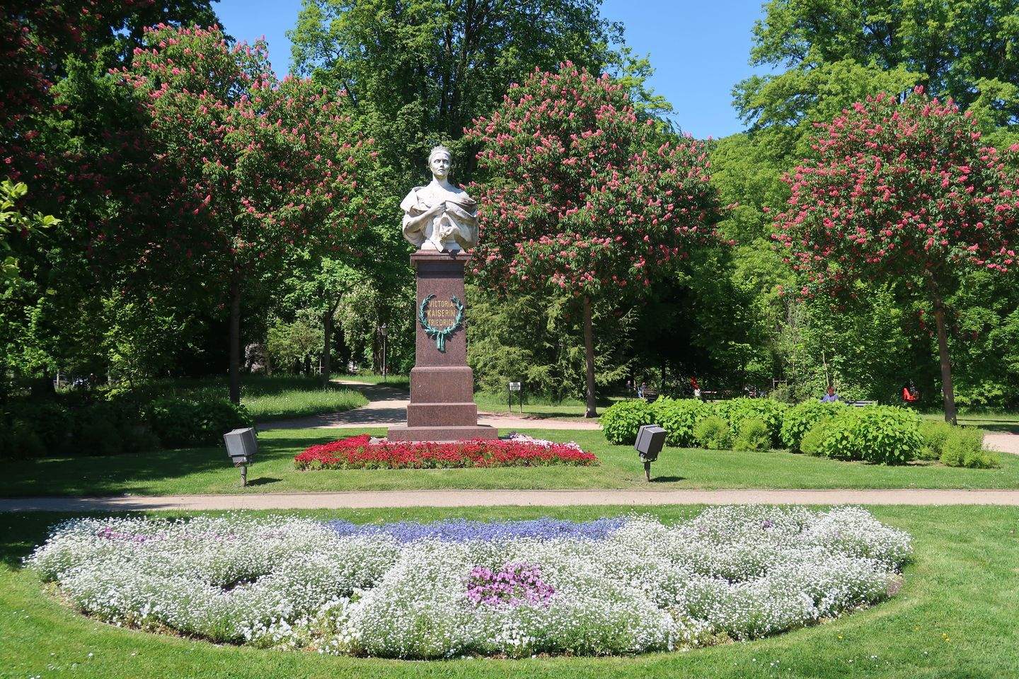 BAD HOMBURG-KURPARK: FREISTEHENDE ALTBAUVILLA MIT 210 QM WOHNFLÄCHE AUF 1.000 QM TRAUMGRUNDSTÜCK, 61348 Bad Homburg v.d. Höhe