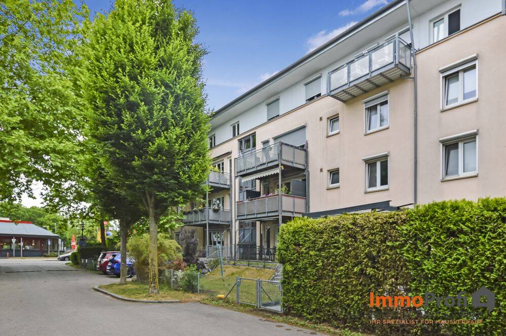 Helle, modernisierte 4-ZKB Wohnung mit Einbauküche, Balkon und TG-Stellplatz in Top-Lage, 86157 Augsburg (Kriegshaber Pfersee)