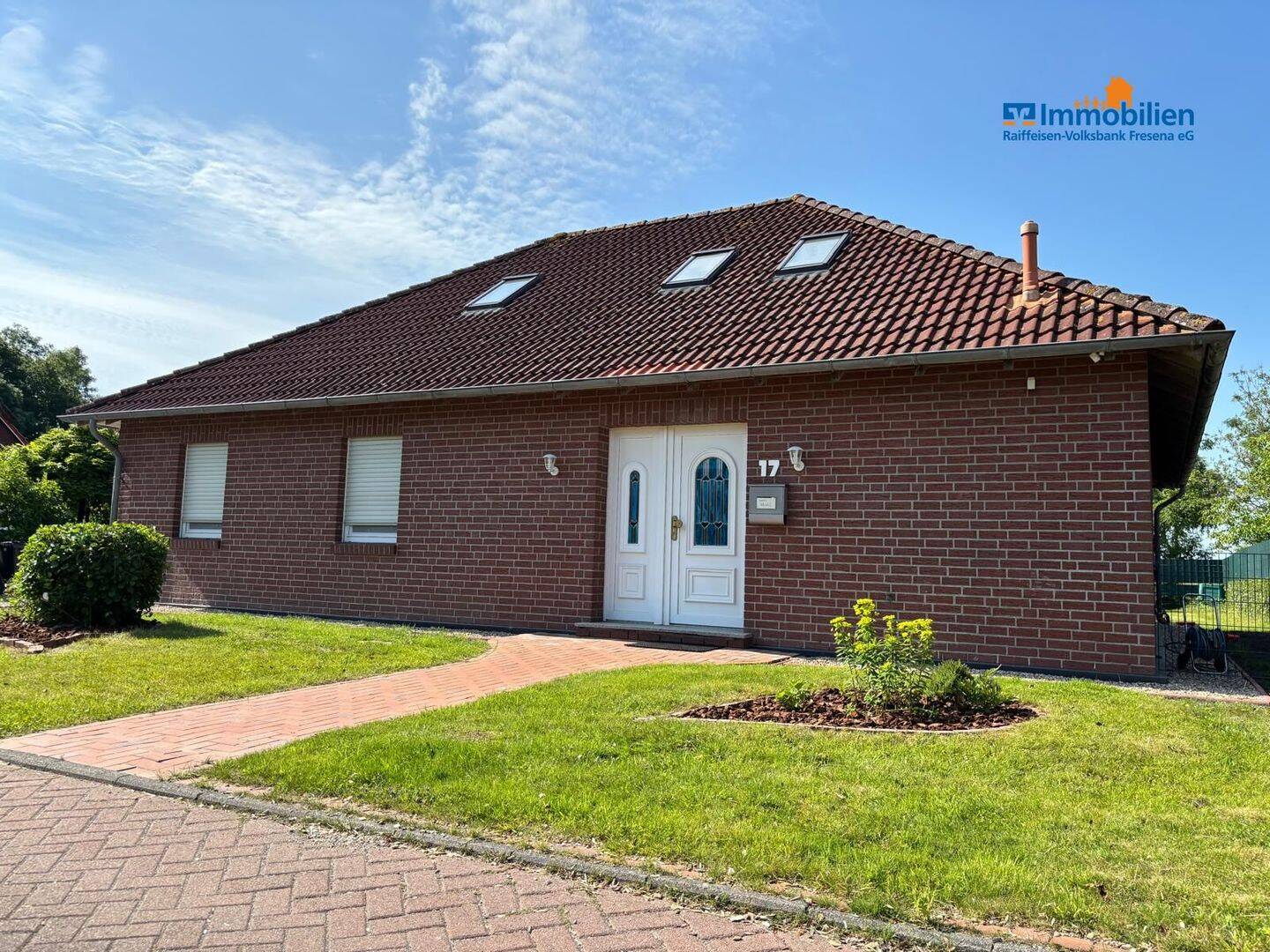 Moderner Bungalow mit viel Platz am Tief in Dornum, 26553 Dornum