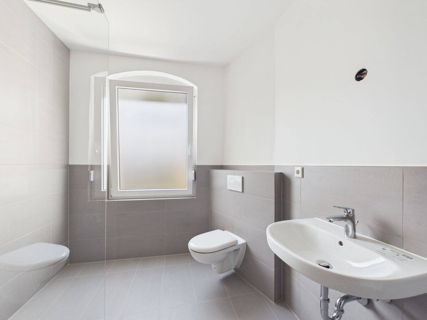 Erstbezug n. Sanierung! Traumhafte 3 Zimmer Wohnung auf 75m² in Nürnberg mit Bad neu uvm.!, 90441 Nürnberg (Gibitzenhof Sandreuth Schweinau Werderau)