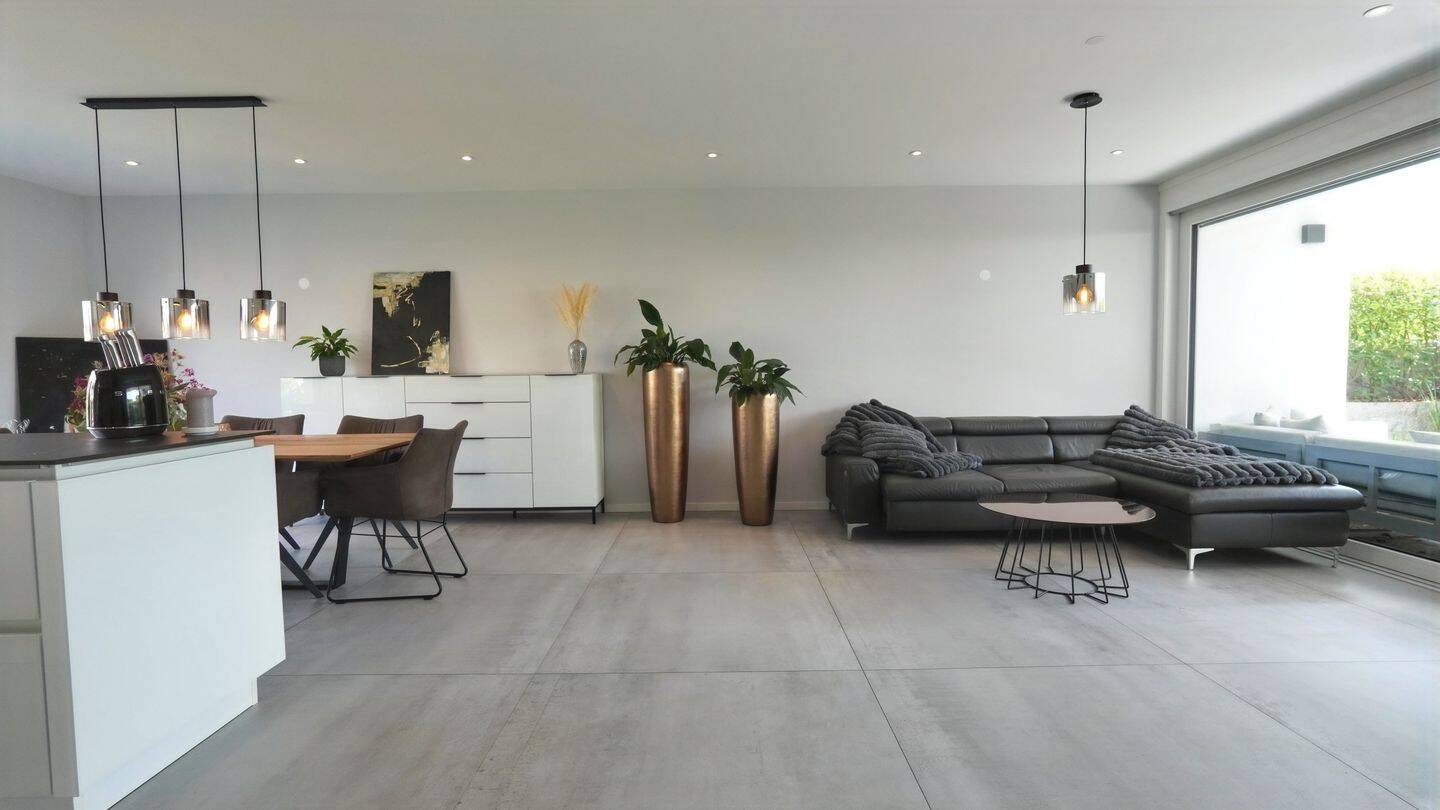 HOCHWERTIGE ERDGESCHOSS-WOHNUNG MIT TERRASSE UND GARTENANTEIL, 88709 Meersburg