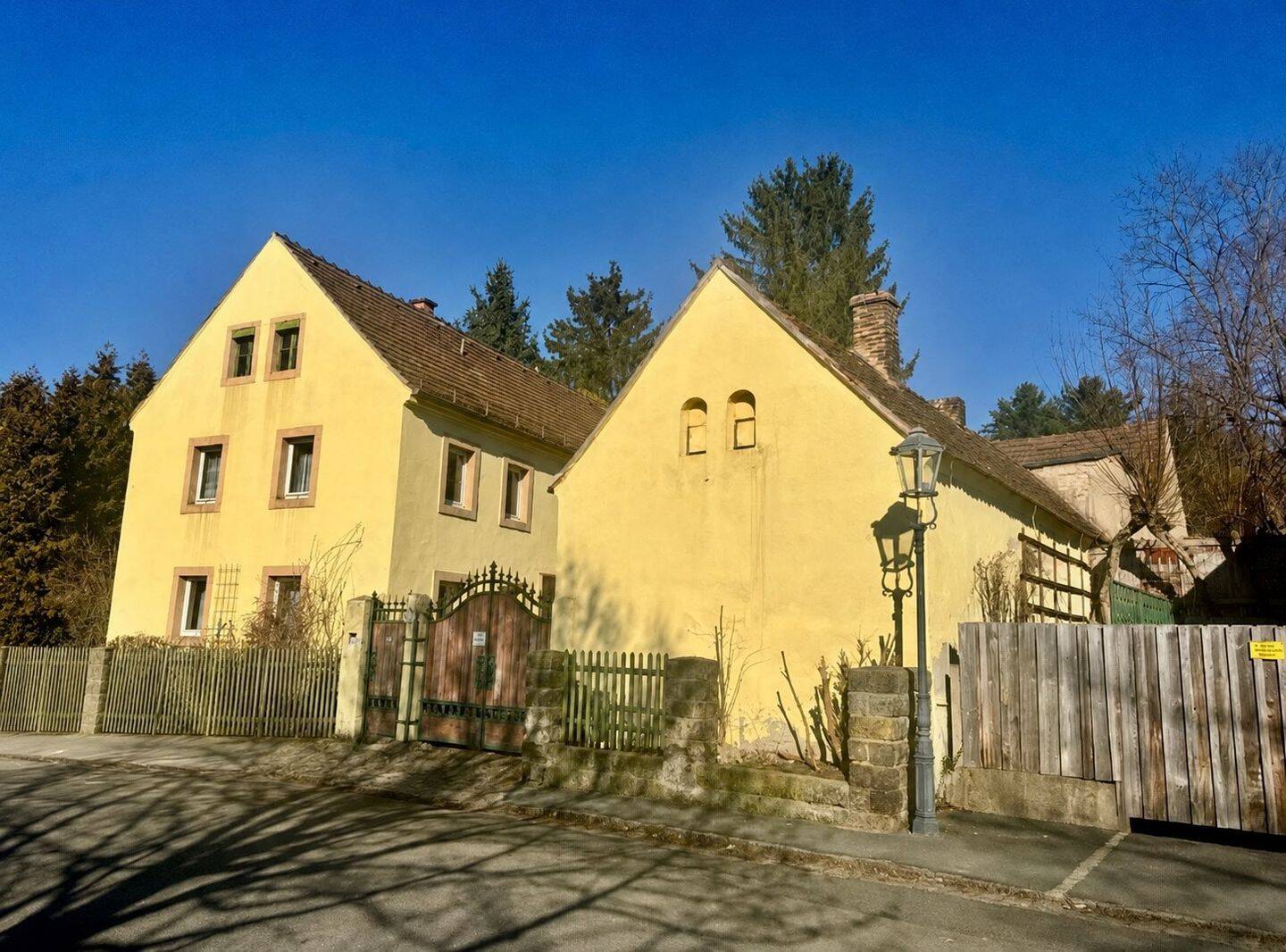 Historische Hofanlage mit großem Grundstück und Entwicklungspotenzial in Dresden-Trachau, 1129 Dresden (Hellerberge Pieschen-Nord/Trachenberge Trachau)