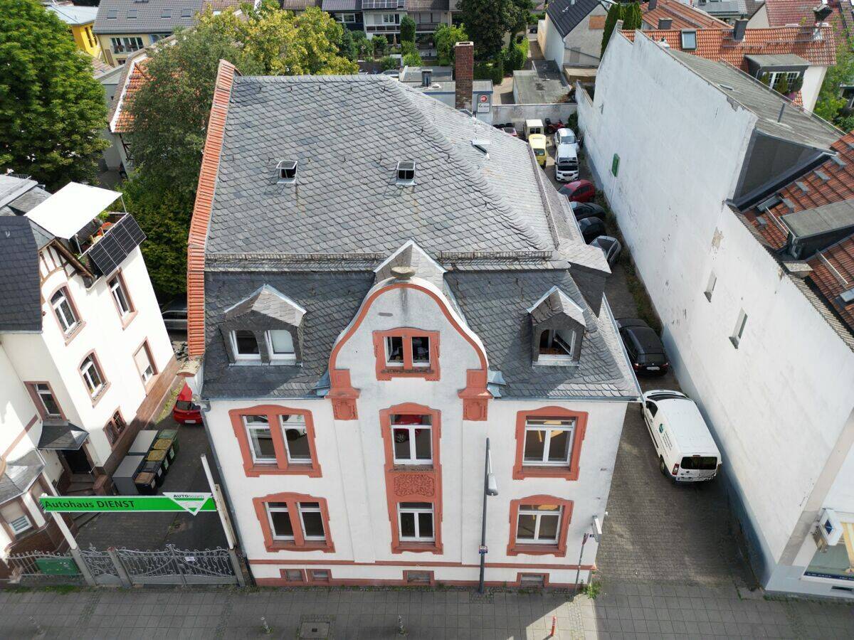 Altbaucharme trifft Wohnkomfort – Stilvolle 4-Zimmer-Wohnung mit Balkon, Einbauküche und Stellplatz, 60435 Frankfurt am Main