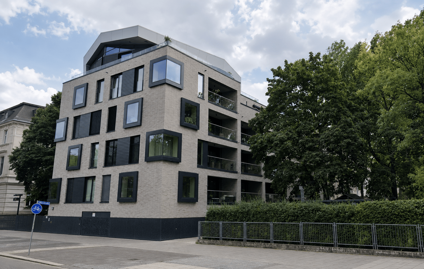 Exklusive 4-Zimmer-Wohnung im Architektenhaus | Zweitbezug | 130 m² | Garage | Aufzug | Barrierefrei, 4229 Leipzig (Kleinzschocher Plagwitz Schleußig)