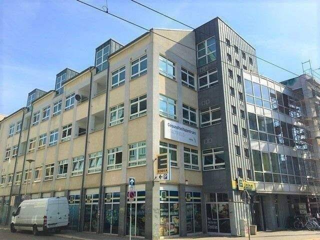 Wohnen in Stadtfeld, große helle 4-Raum-Wohnung mit Abstellraum, Gäste WC und Balkon., 39104 Magdeburg (Altstadt Buckau)