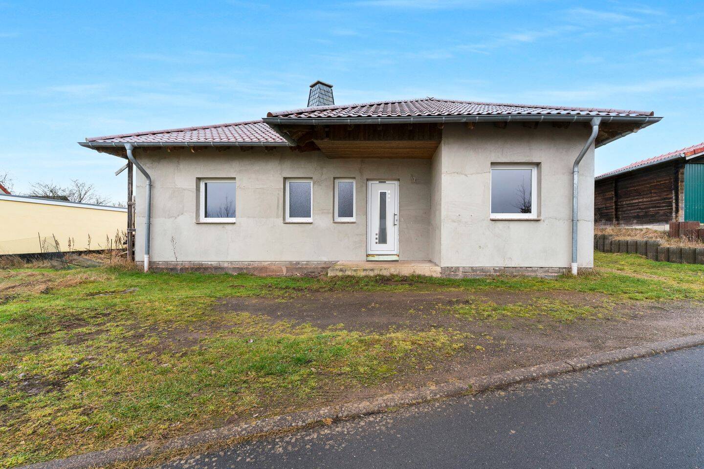 Platz für Ihre Ideen: Ebenerdiger Bungalow mit großem Garten und Entwicklungspotenzial, 53949 Dahlem