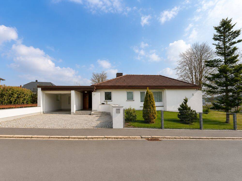 Ein Zuhause der Extraklasse – Exklusiver Bungalow mit außergewöhnlichem Wohnflair, 95100 Selb