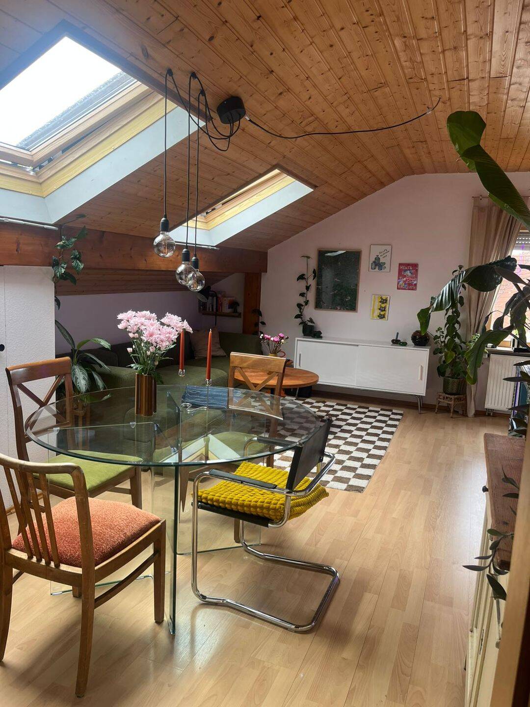3-Zimmer Dachgeschosswohnung (ca. 53qm) in Mehrfamilienhaus in Reutlingen-Rommelsbach, 72768 Reutlingen