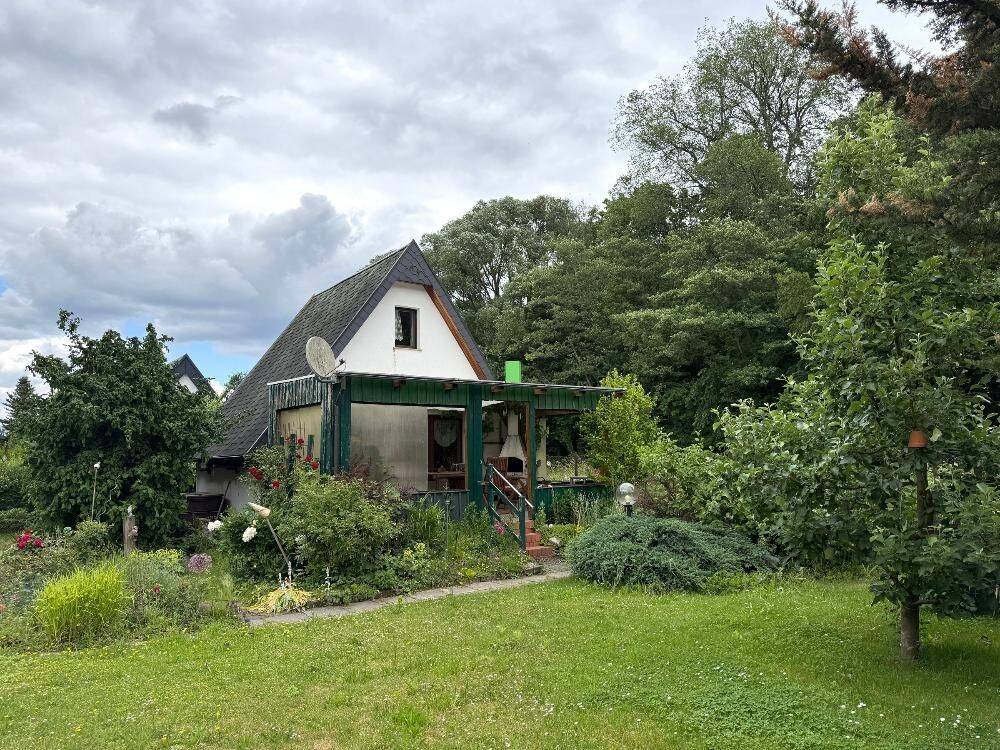 Finnhütte mit Terrasse in ruhiger Lage am Erholungsgebiet Thesau, 2999 Lohsa