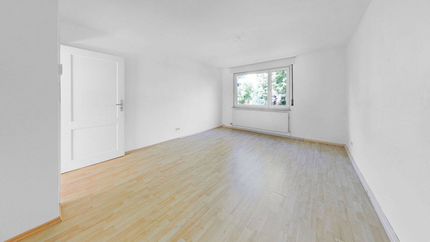 Einziehen oder vermieten: Vielseitig nutzbare 3,5-Zimmer-Wohnung in zentraler Stadtlage mit Balkon, 71636 Ludwigsburg