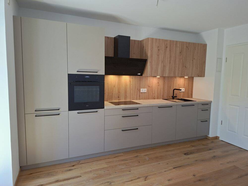 // Großzügiges Wohnzimmer mit EBK // ERSTBEZUG mit BALKON // AB 08.2026 //, 4179 Leipzig (Altlindenau Leutzsch Neulindenau Schönau)