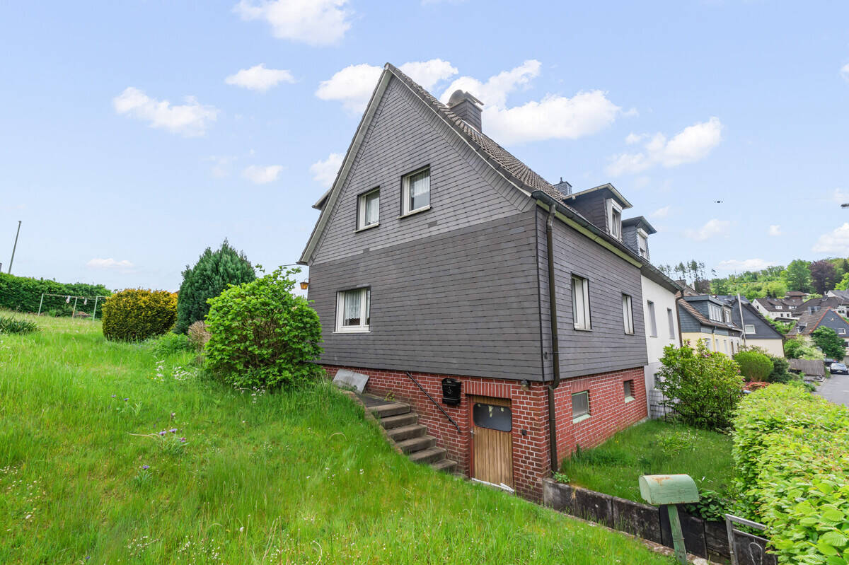 #KOMINOS IMMOBILIEN# Stadtnahe Doppelhaushälfte in Siegen, 57074 Siegen