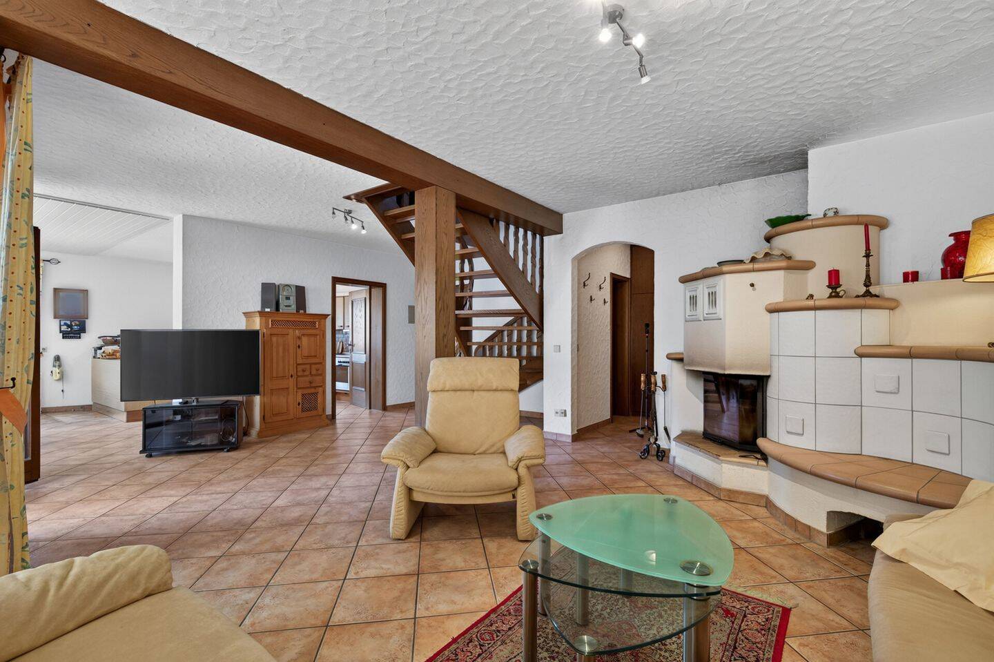 Einfamilienhaus zum Wohlfühlen – mit Garten, Garage und zwei Balkonen, 76597 Loffenau