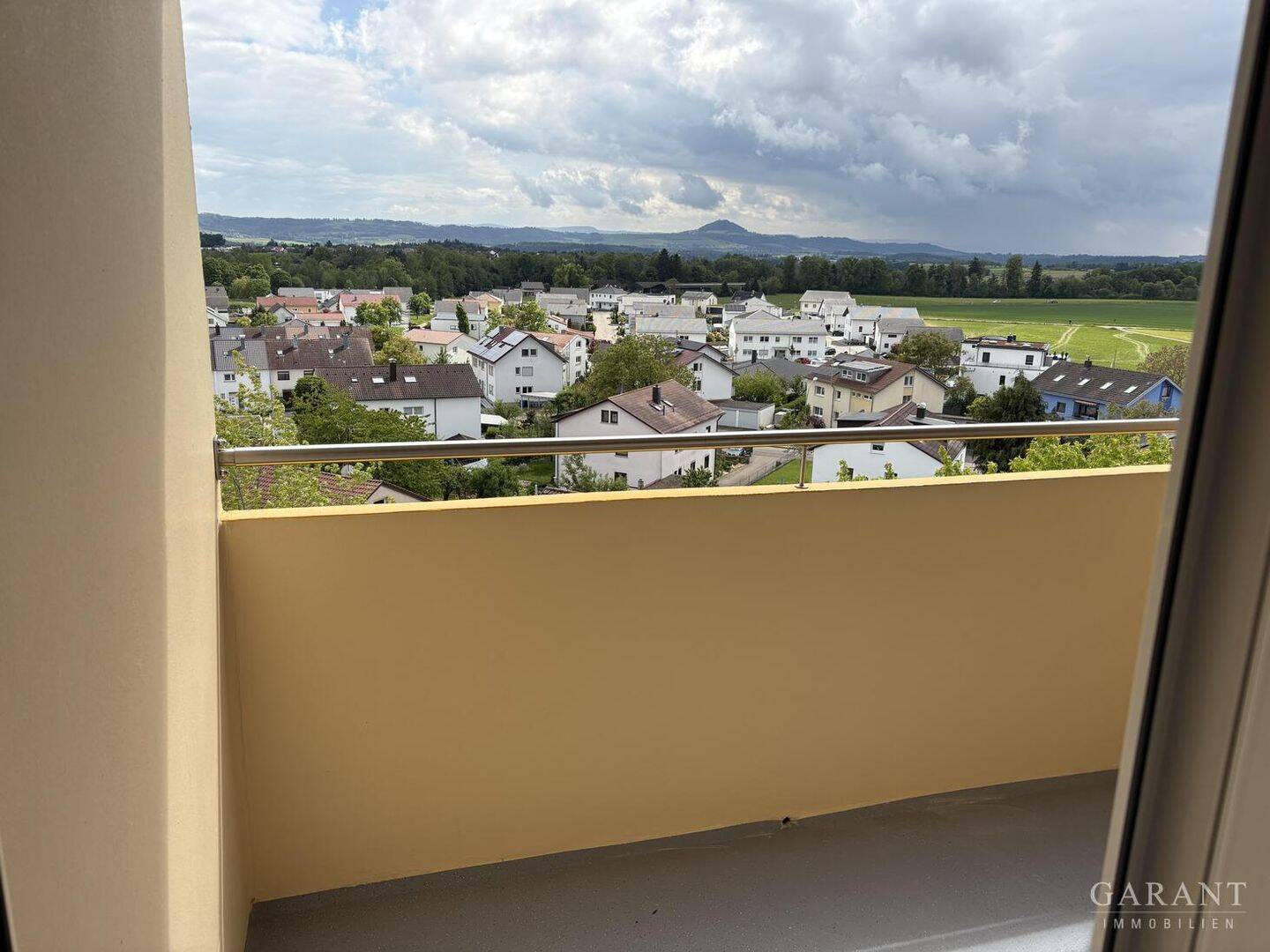 Neu renovierte 4 1/2 Zimmer-Wohnung mit Balkon und Aufzug, 73527 Schwäbisch Gmünd